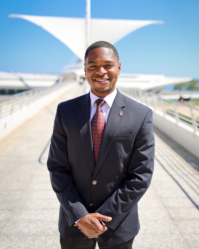 George Akpan Jr., Polemarch of the Milwaukee Alumni Chapter, in front of the Milwaukee Art Museum